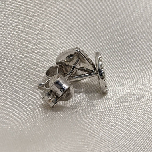 Cushion-Shaped Cluster Studs 9ct White Gold