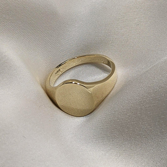 Oval Signet Ring 9ct Yellow Gold