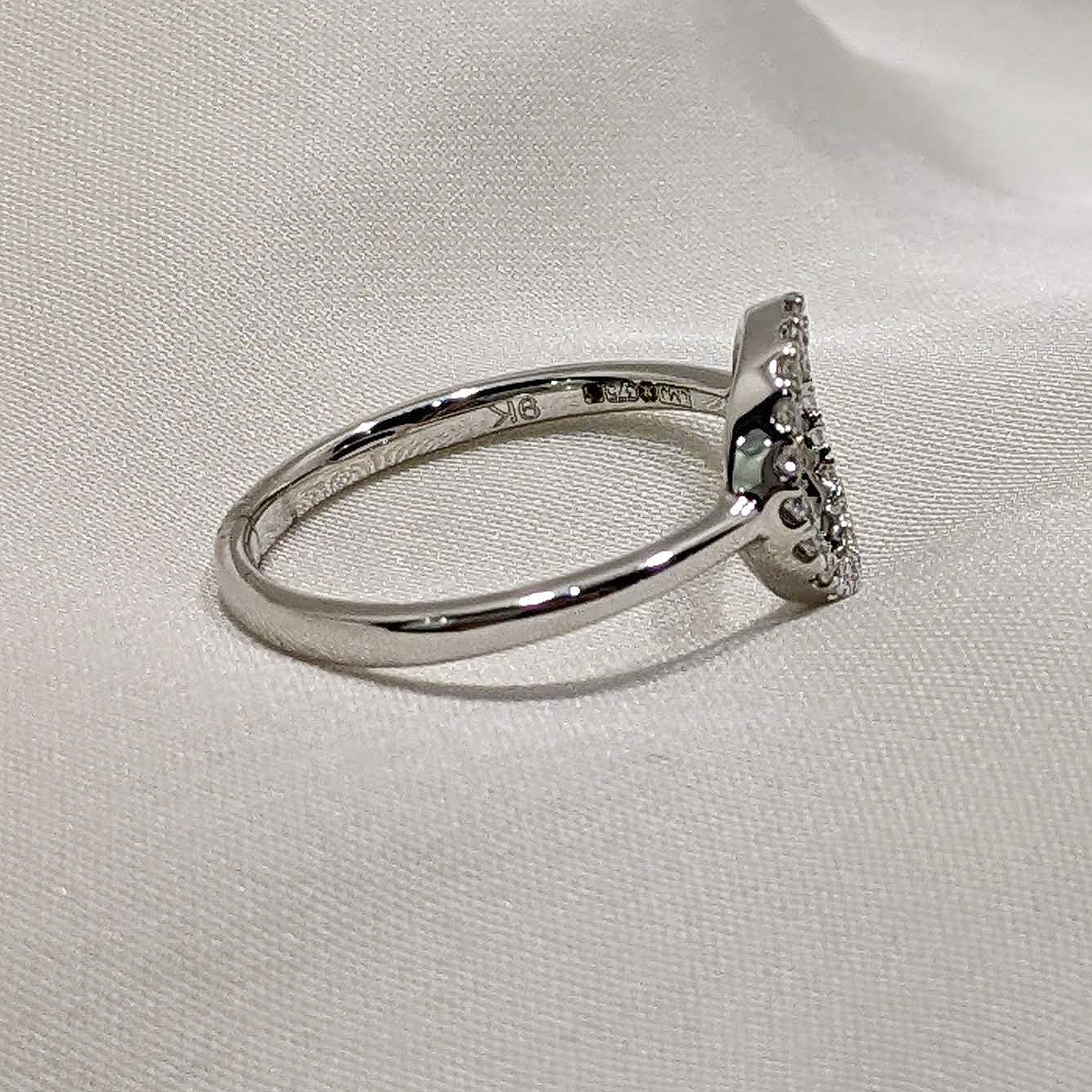 Circle of Life Ring 9ct White Gold