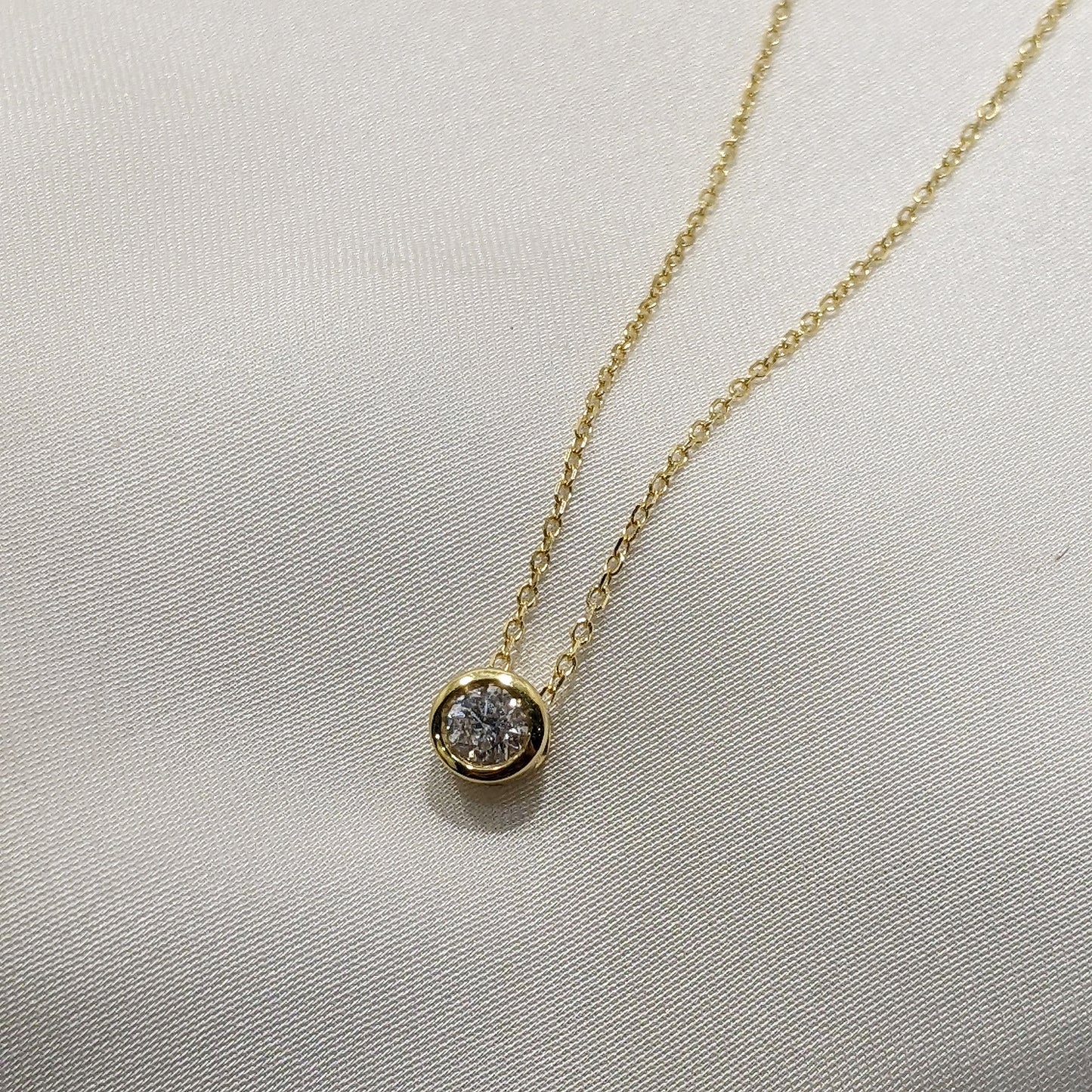 Diamond Rubover Pendant 18ct Yellow Gold