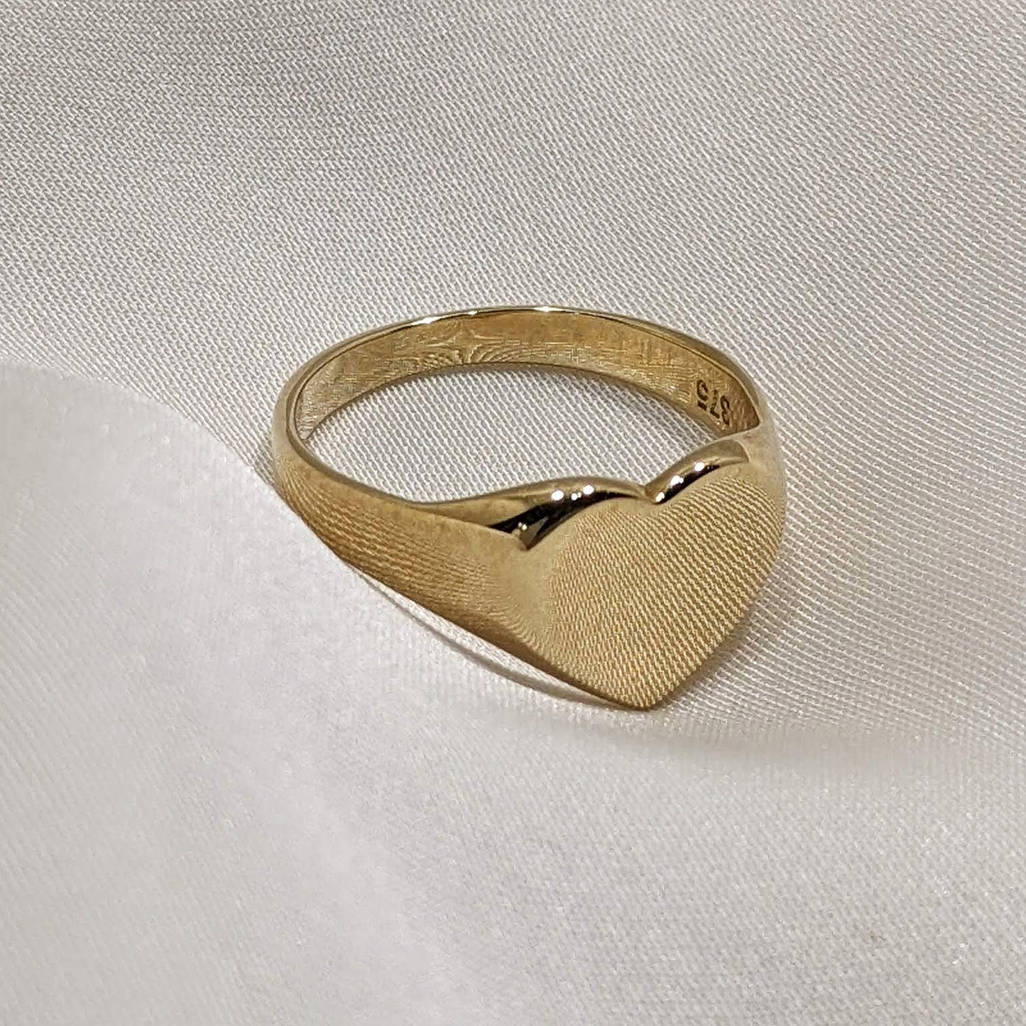 Heart-Shape Signet 9ct Yellow Gold