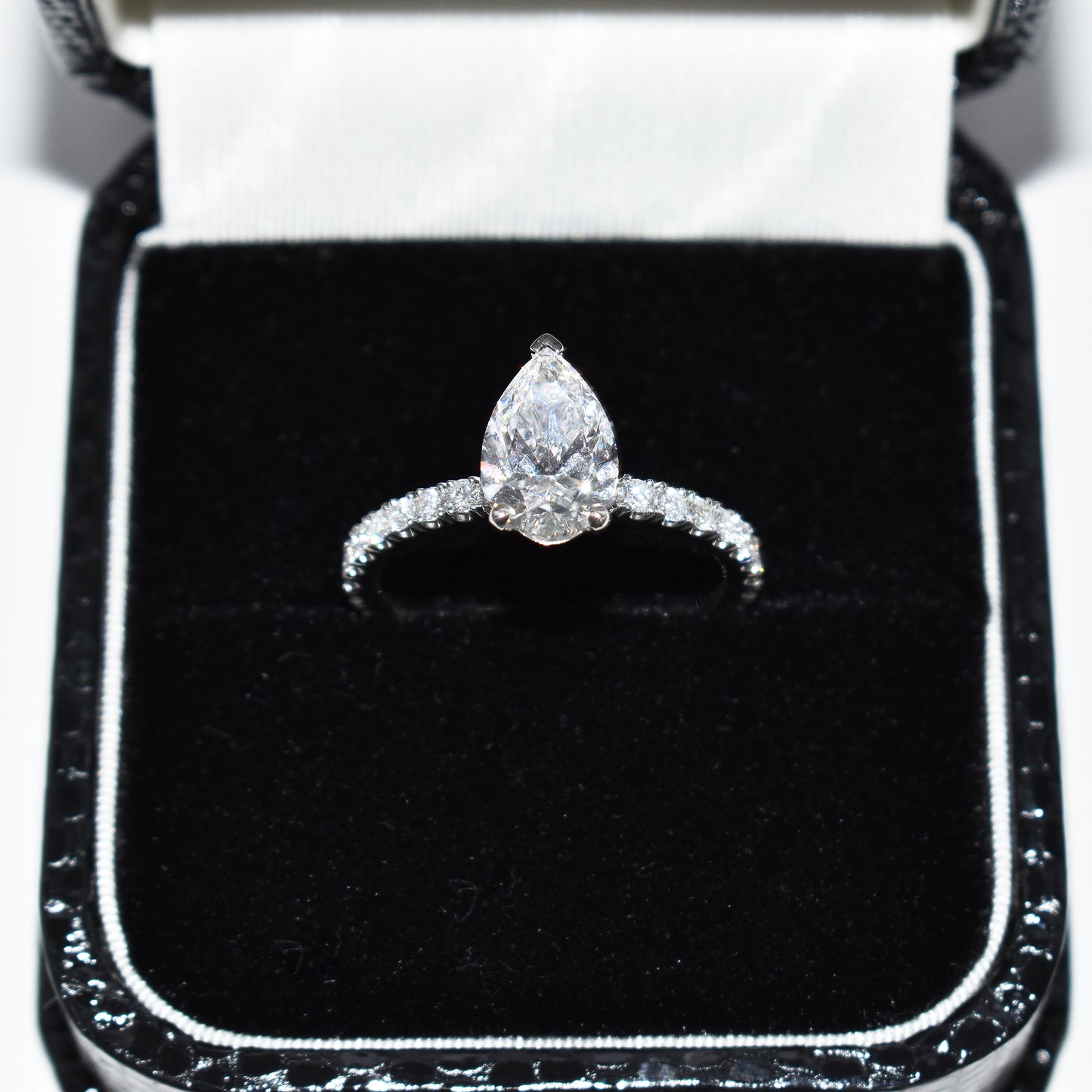 1.50ct Pear-Shape Lab-Grown Diamond Ring
