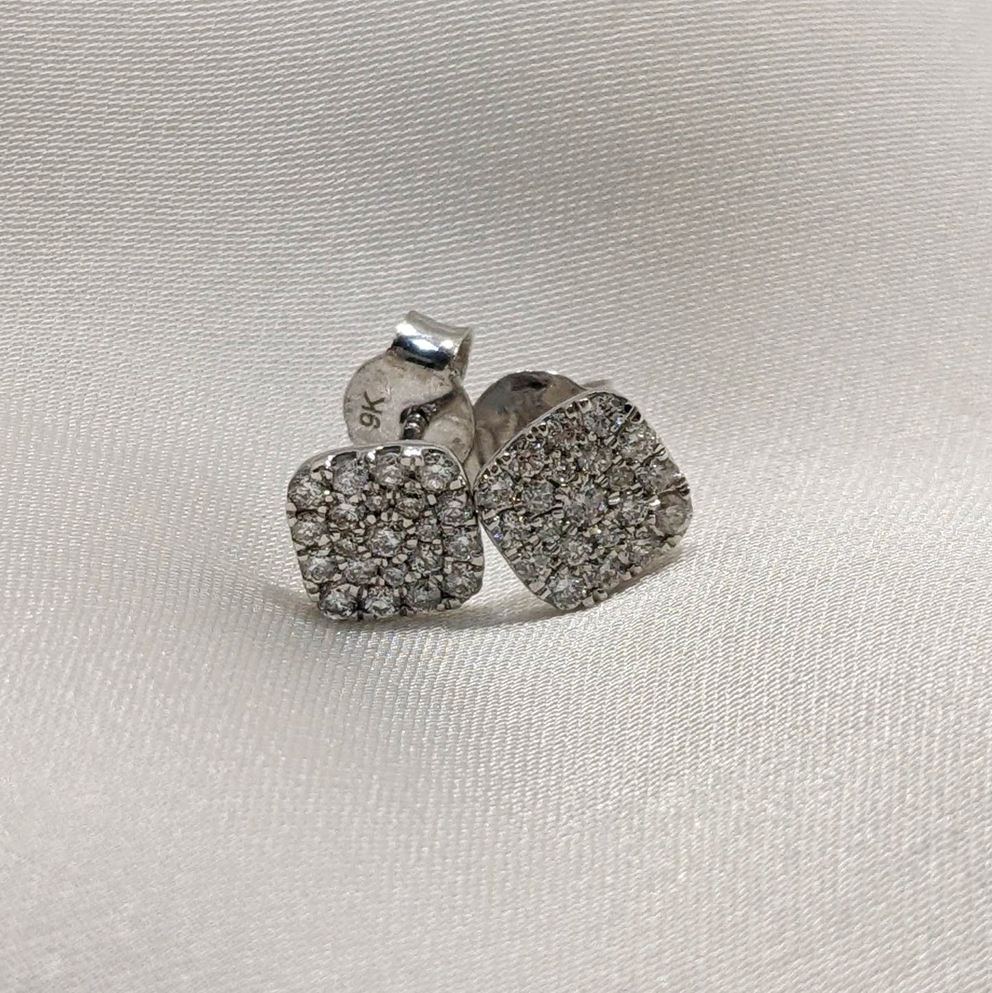 Cushion-Shaped Cluster Studs 9ct White Gold