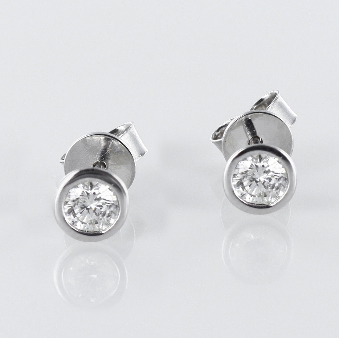 Rubover-Set Diamond Studs