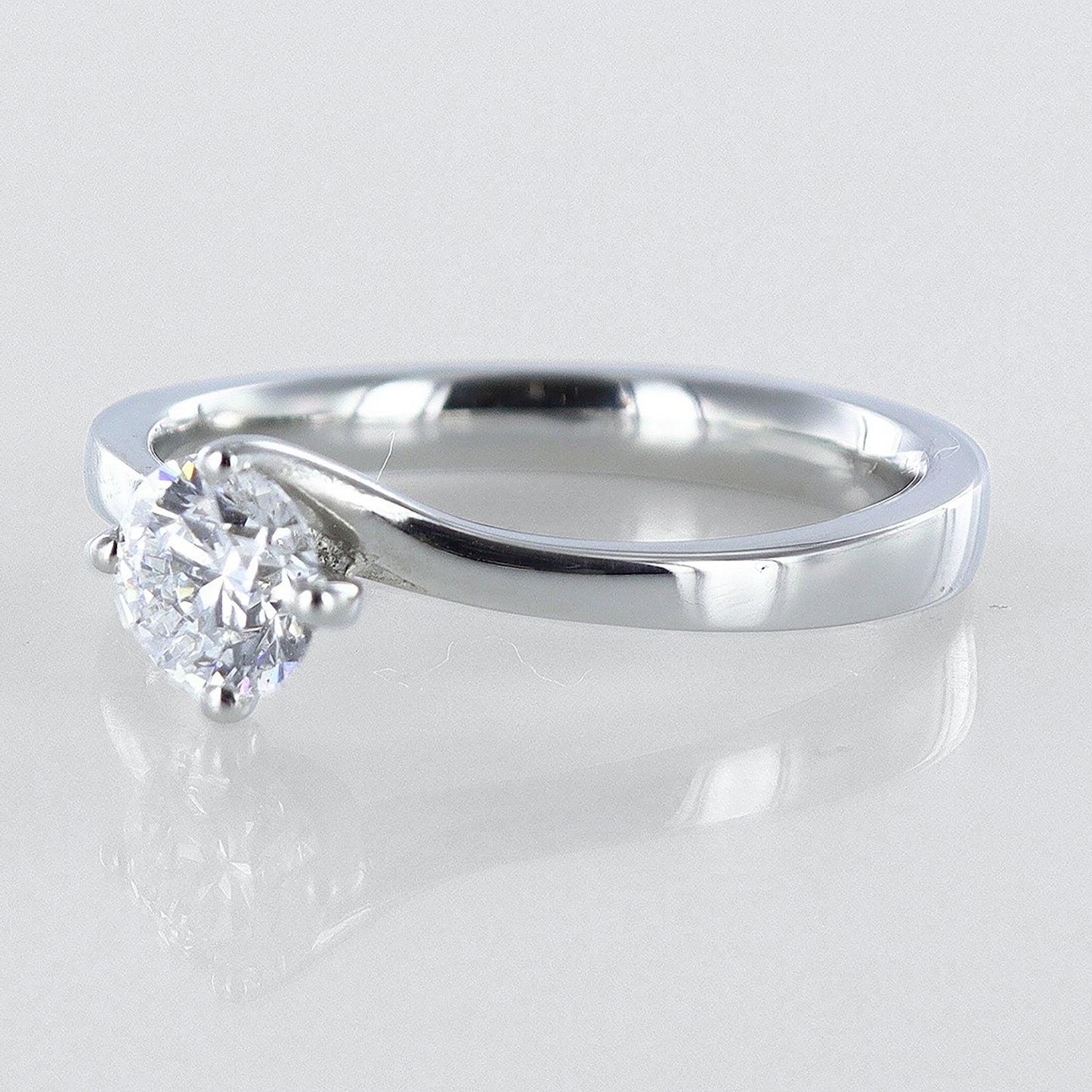 Diamond Solitaire Twist Engagement Ring