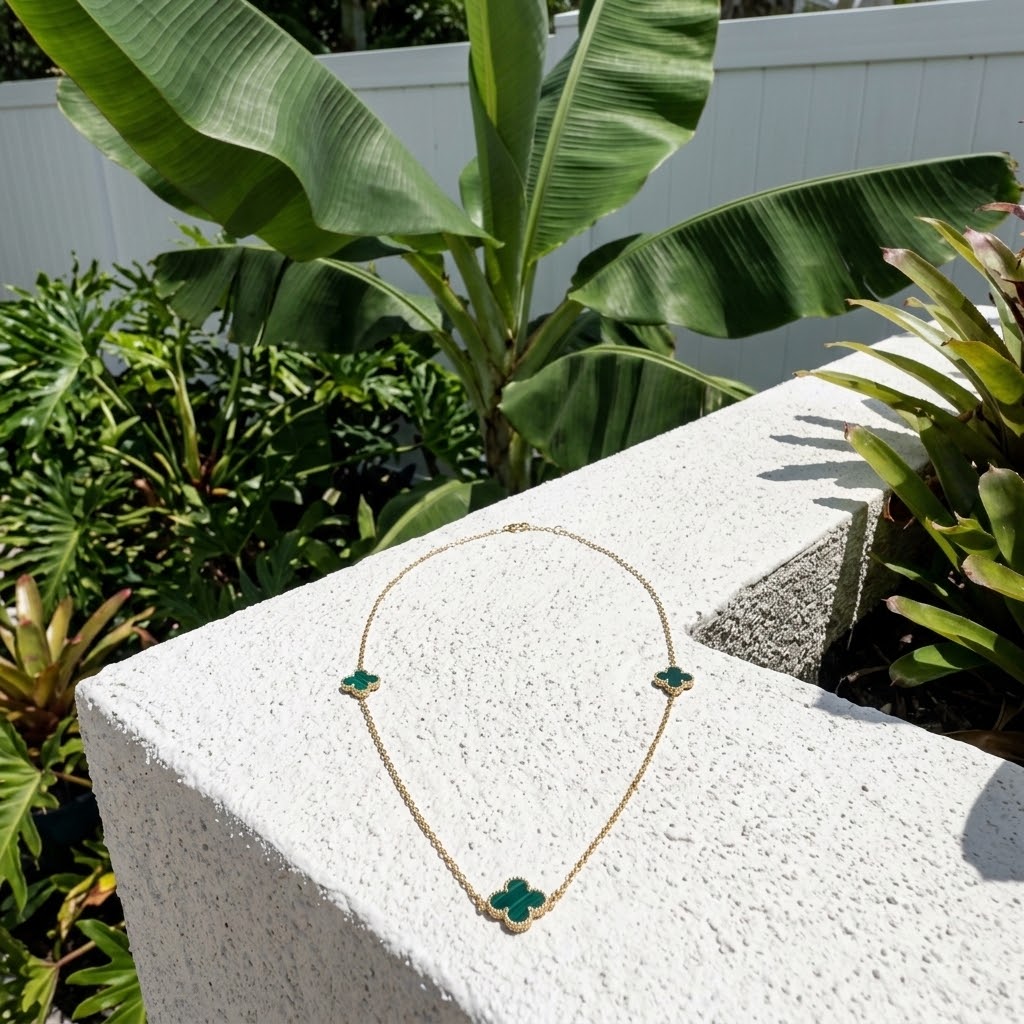 Malachite Mini Clover Necklace 9ct Yellow Gold