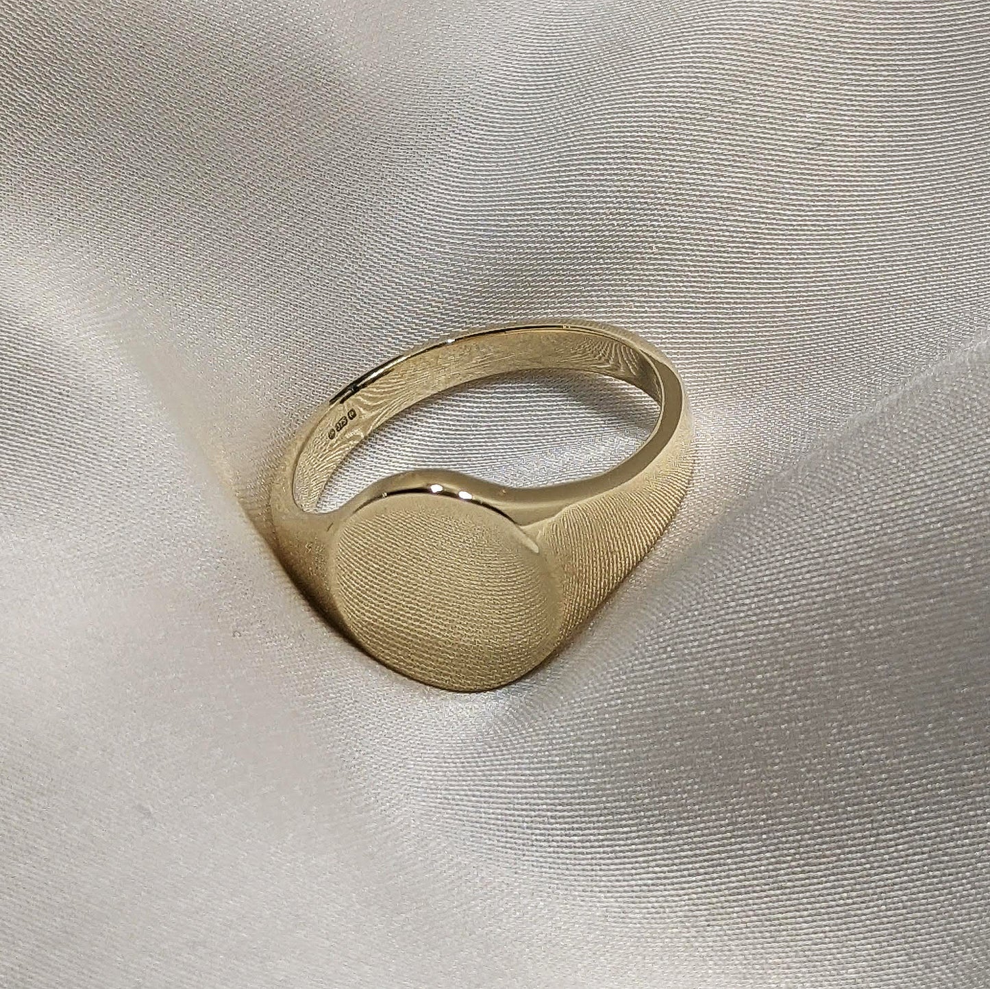 Oval Signet Ring 9ct Yellow Gold