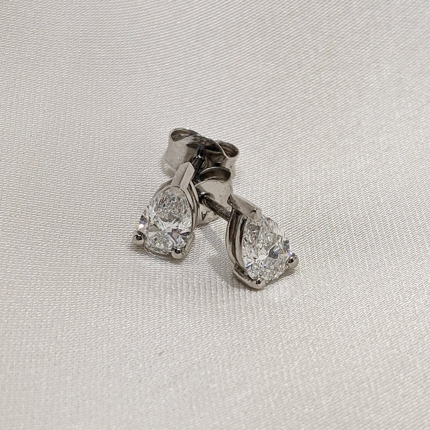 Pear-Shape Diamond Stud Earrings 18ct White Gold