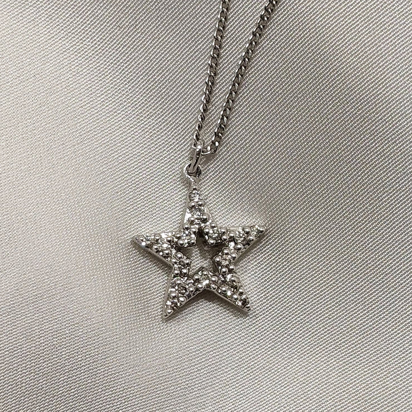 Diamond Star Pendant 18ct White Gold