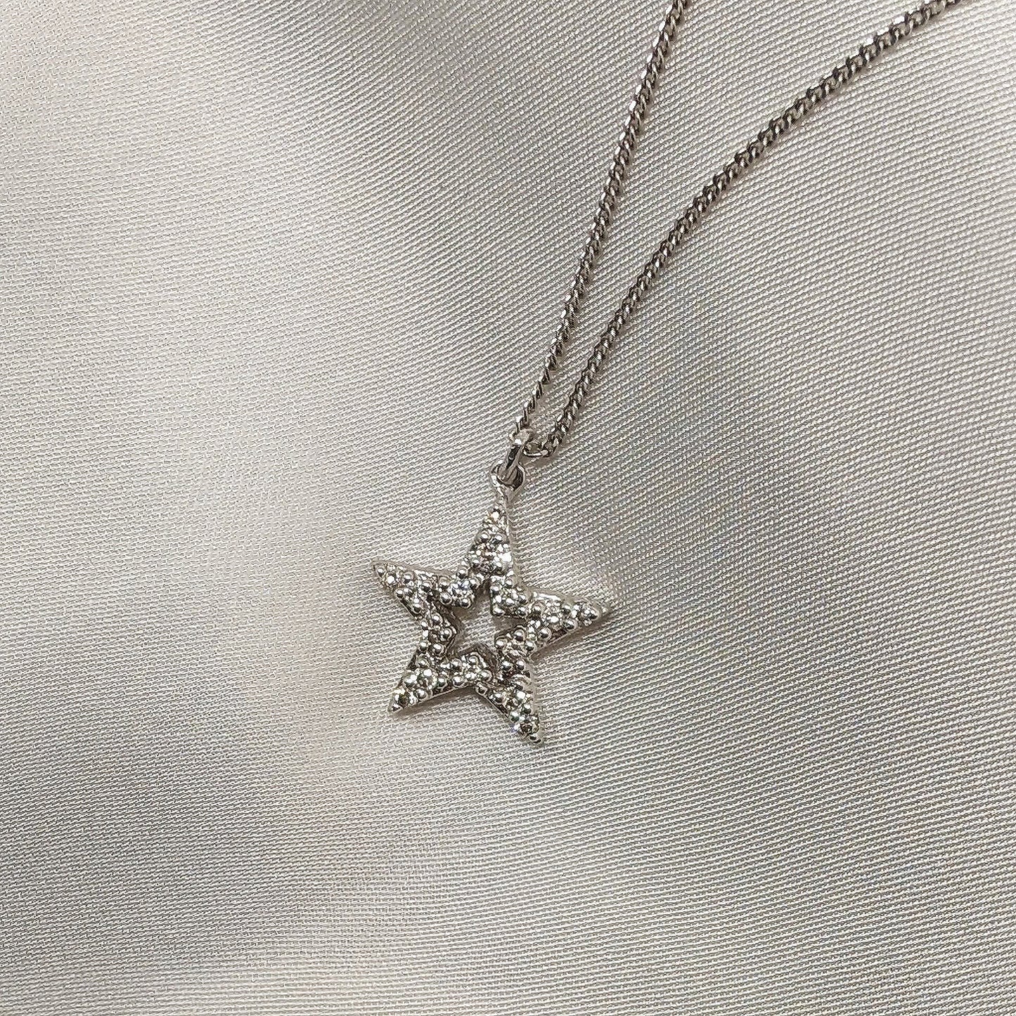 Diamond Star Pendant 18ct White Gold