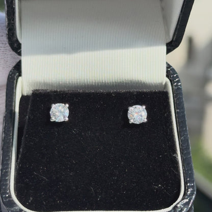 1.02ct Round Brilliant-Cut Lab-Grown Diamond Studs